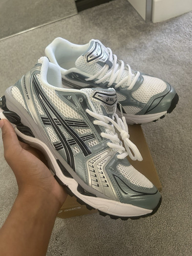 Asics gel kayano cushioned - 14,