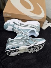 Multiple Sizes Asics