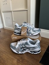 Size UK 9 -ASICS GEL-KAYANO 14